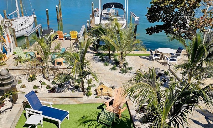 Treasure Island Apartamento | Retiro de Riley, 2 dormitorios frente al mar con acceso privado Muelle y Playa