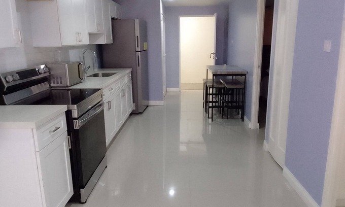 Portmore Apartamento | Bayfront Budget Friendly 2 Bedrooms and 2 Bathrooms Apt in Gated Community