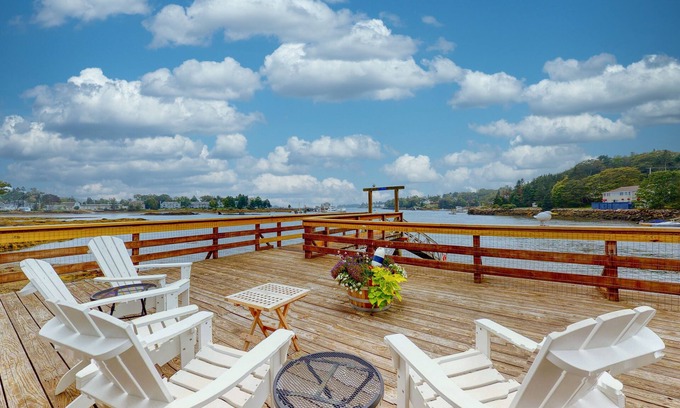 Boothbay Harbor Cabaña | Bayfront Cottage on Mill Cove w/ Private Dock & Furnished Deck - Walk Downtown