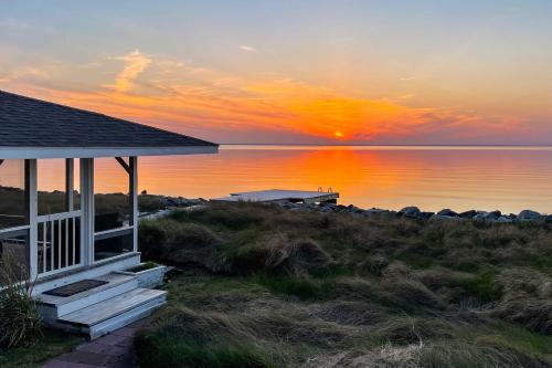Madison Casa | Bayfront Gem with Amazing Water Views and Pond!