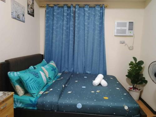 Pasay Apartamento | Bayfront Staycation at The Radiance Manila Pet-Friendly, Pool & Gym near Airport, MOA, Star City & Manila Bay Views