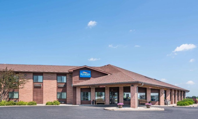 Marshfield Hotel | Baymont by Wyndham Marshfield