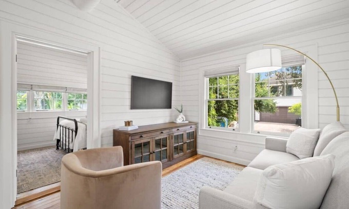 Hyde Park Apartamento | Bayshore Grand Two Bedroom - The Adaline