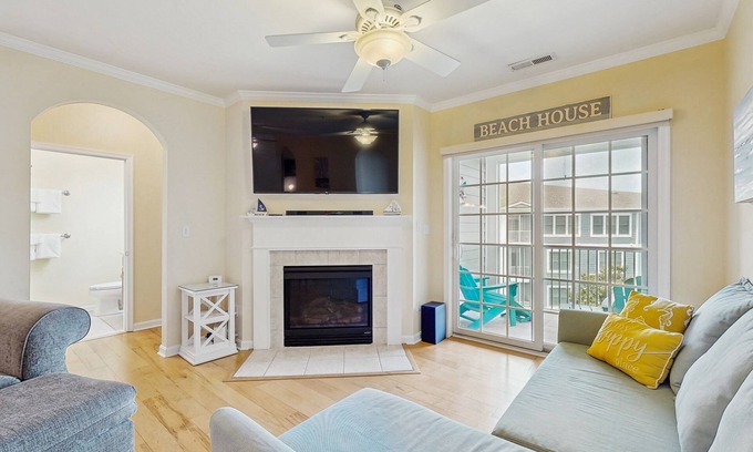 Sun Ridge Condominio | Bayside Condo w/ Balcony & Amazing Shared Pools, Hot Tub, Golf, Tennis, Fitness