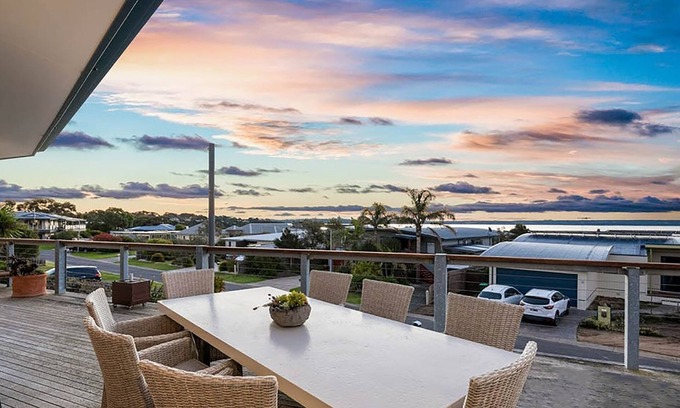 Corinella Casa | Bayside Oceanview Getaway