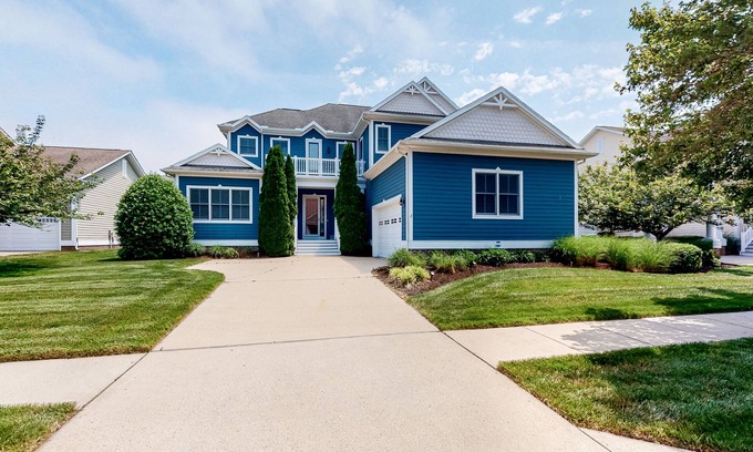 Sun Ridge Casa | Bayside Resort home close to the beach with shared pools & sauna - dogs OK