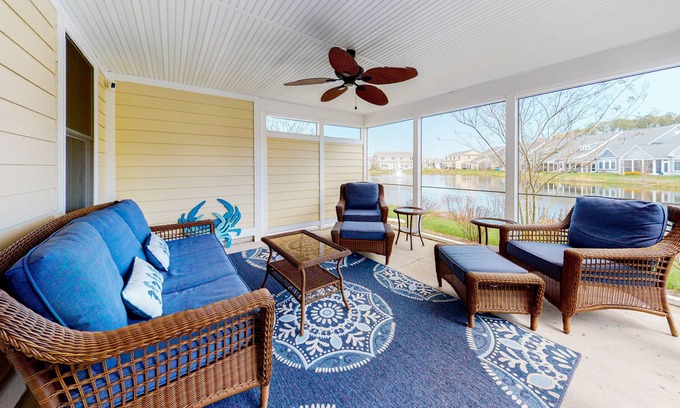 Sun Ridge Casa | Bayside Resort townhouse with hot tub/pool access, AC - close to beach