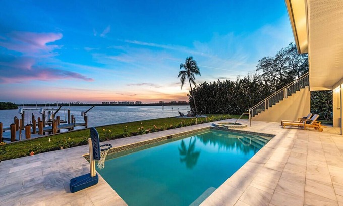 Bonita Springs Casa | Bayside Retreat-MINUTES to Beach-Bayfront 6 Bed, 6 Bath - Heated Pool