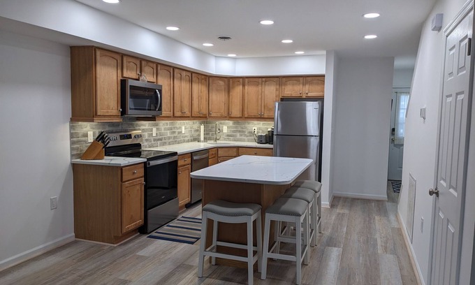 Midtown Ocean City Casa | Bayside Townhouse Condo W / Slip Boat y Wi-fi gratis