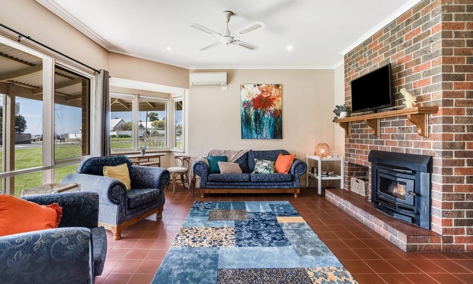 Clifton Springs Casa | Bayside walks and local beach access, in the heart of the Bellarine and wineries