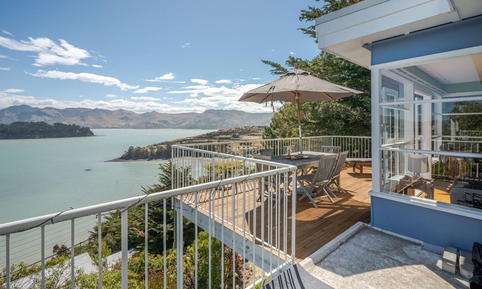 Diamond Harbour Casa | BAYVIEW BEAUTY - CHARTERIS BAY HOLIDAY HOME in Charteris Bay