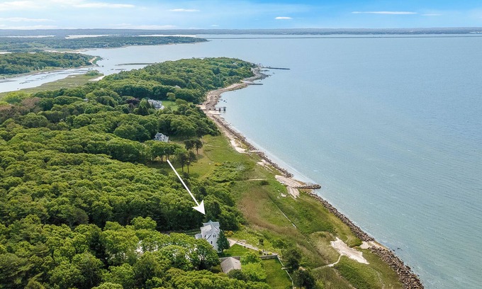 Wareham Casa | BAYVIEW New! 3BR/3 FB Sandy Beachfront Oasis w/ views over Buzzards Bay to Cape!