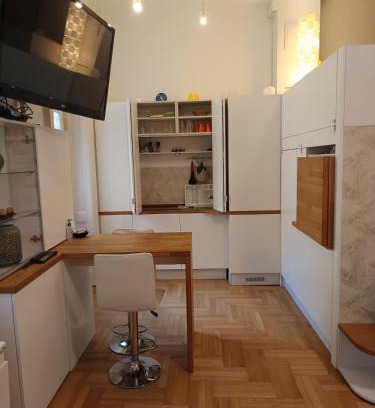 Szentimrevaros Apartamento | BB 37 Apartment