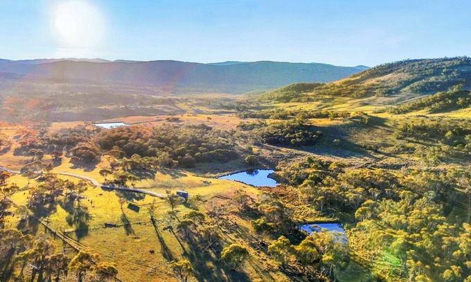 Moonbah Casa | Be captivated by the incredible beauty of the Snowies inThe Cozy Den,