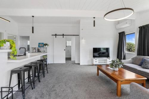 Lynmore Casa | Be Rude Not To