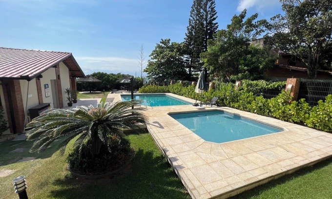 Estaleiro Casa | Beachfront house on a paradisiacal beach.