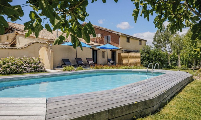 Armillac Casa | Muy tranquilo situado hermosa casa de vacaciones con piscina privada y hermosa vista
