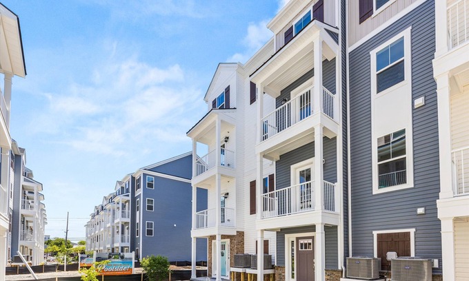 Caine Woods Casa | BEACH 1 Block,10% OFF!,Pets,King Beds,Linens,Air Hockey,Arcades,Beach Gear