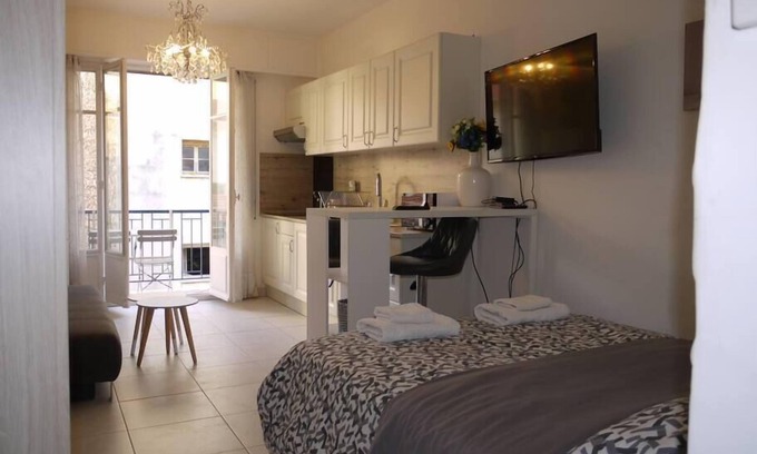 Gambetta Apartamento | Beach - a modern studio flat in central Nice