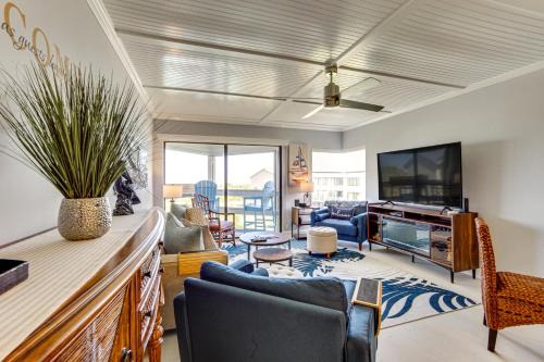 Beachwalk Apartamento | Beach Access Ocean-View Condo with Screened Balcony