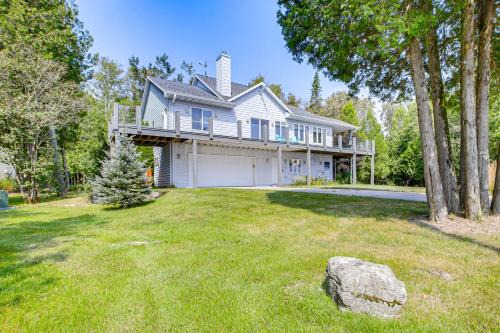 Sturgeon Bay Casa | Beach Access on Lake Michigan Sturgeon Bay Home
