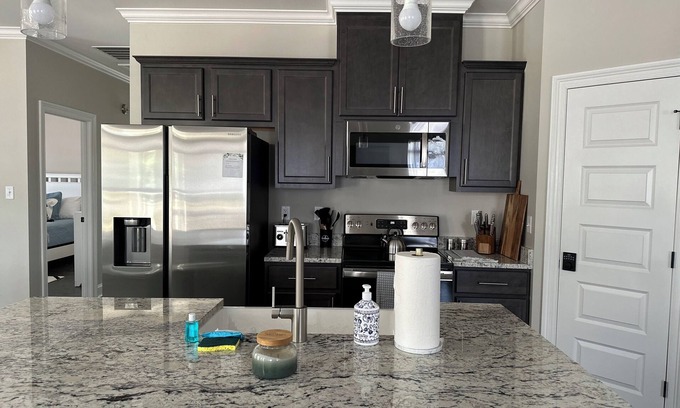 Gulfport Casa | Beach Access, sleeps 8, Pets-YES! Blue Oak Cottage - beach supplies included!