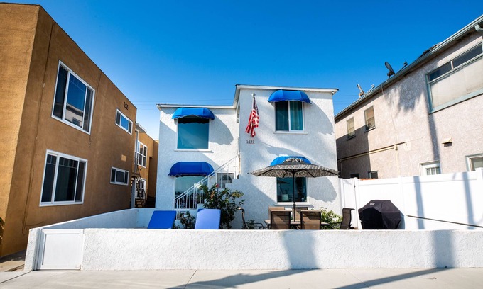 Belmont Shore Casa | Beach across the street, Alamitos Bay steps away! No hidden Fees!