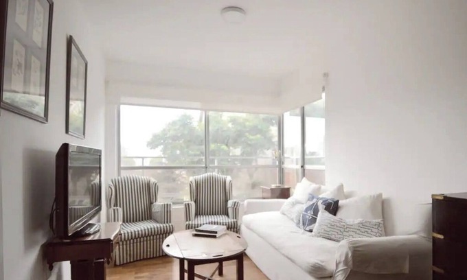 Pocitos Apartamento | Playa y ciudad en Montevideo. Apartamento completo