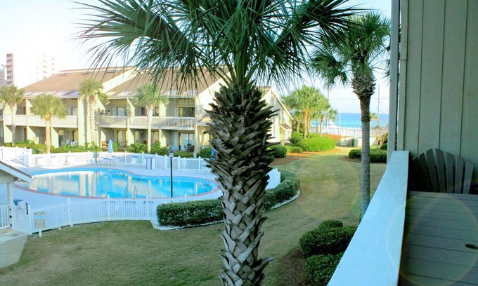 Miramar Beach Villa | Playa y golf todo en una gran ubicación! ¡Sección de Lakeview en el paisaje marino!