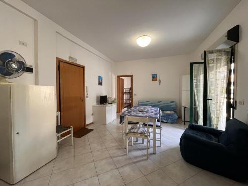 Cattolica Apartamento | Beach Apartment Cattolica 2min to Beach AC w Parking - Il Lupo Affitta