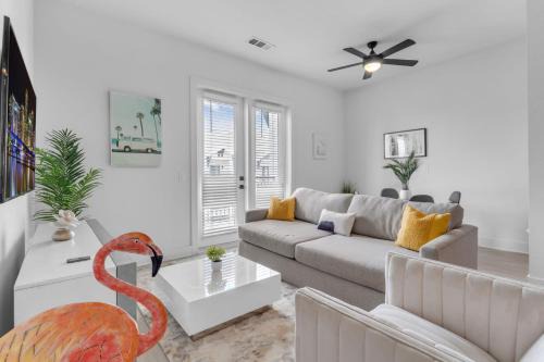 Ruskin Apartamento | Beach Bliss Modern 3 Bed Oasis Mins from Shore
