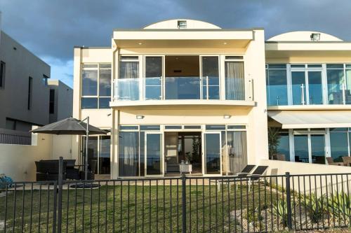 Tennyson Casa | Beach Bliss - Ocean Views - Private Beach Access