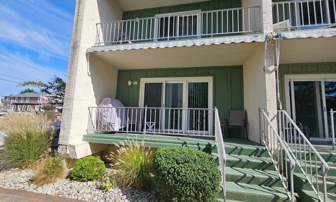 Ship Bottom Casa | Beach block 2 bed/2.1 bath TownHome with heated pool.