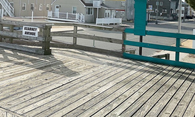 Seaside Heights Cabaña | Beach Block Cottage w/ 2 Parking & Private Deck [1219]