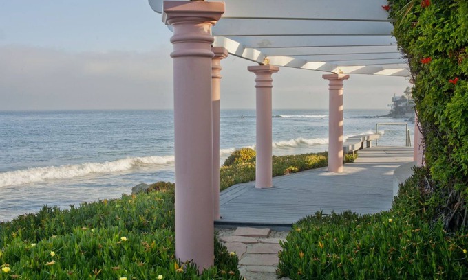 Central Malibu Condominio | Beach Boho Chic -Oceanfront Malibu Condo