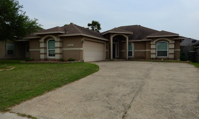 South Side Casa | Beach Break 4-bedroom house in fabulous Corpus Christi with Remote office