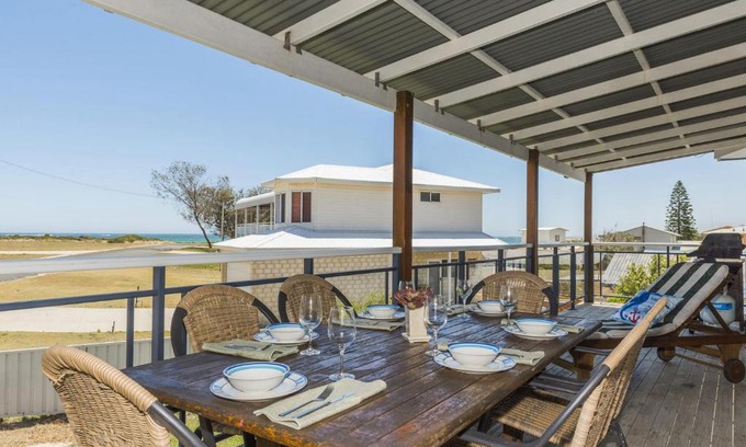 Lancelin Casa | Beach Break - Family Accommodation with Ocean Views