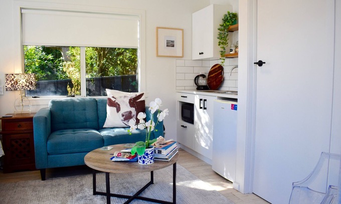 Paraparaumu Beach Casa | Beach, Cafes, Golf, Sun & Privacy at Paraparaumu Beachside Studio w sea view
