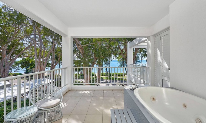Palm Cove Apartamento | Beach Club Top Floor Oceanfront Studio Palm Cove
