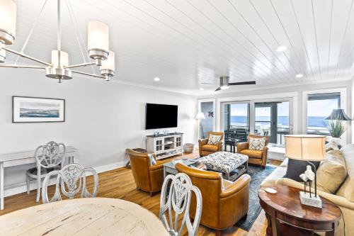 Isle of Palms Apartamento | Beach Club Villa 32 - Newly Renovated! Direct Oceanfront