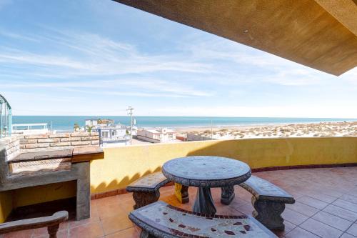 San Felipe Apartamento | Beach Condo 7- Sleeps 8, Pool, WiFi, AC, Security