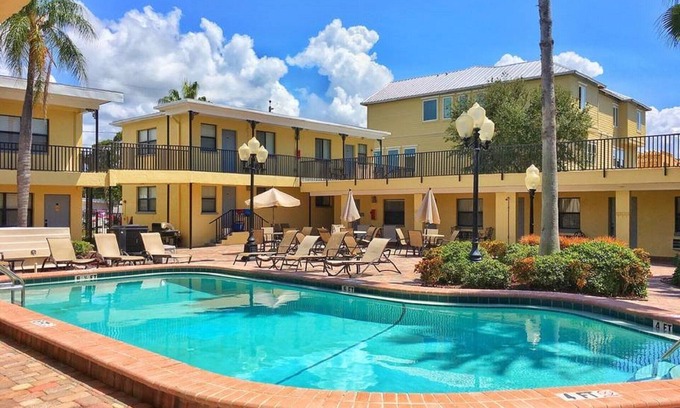 Redington Beach Condominio | Lindo y moderno condominio de playa