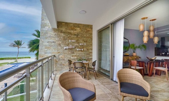 Bavaro Condominio | Condo De Playa c/ Vista al Mar BH-201 @ Costa Atlantica