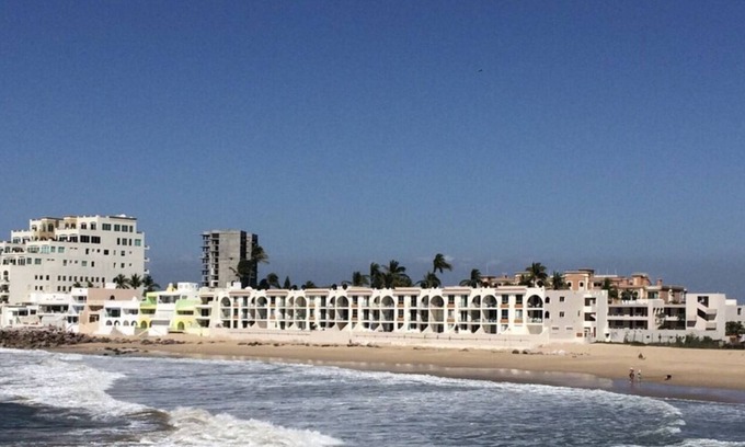 Marina Mazatlan Apartamento | Beach Condo w/ pool & tennis court.