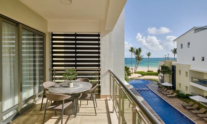 Bavaro Condominio | Condo En Playa Vista al Mar B-301 @ Costa Atlantica