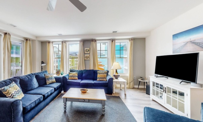Sandbridge Condominio | Beach condo with pool views, balcony, outdoor pool & gym