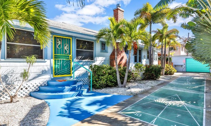 St. Pete Beach Casa | Beach Cottage Bliss