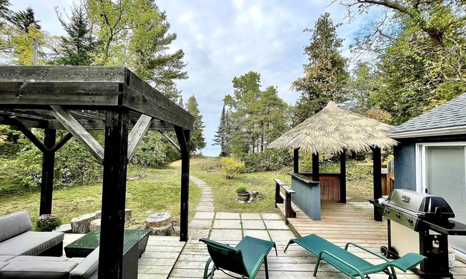 Wasaga Beach Cabaña | Beach Cottage