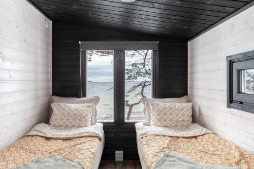 Hanko Otro | Beach Cottage