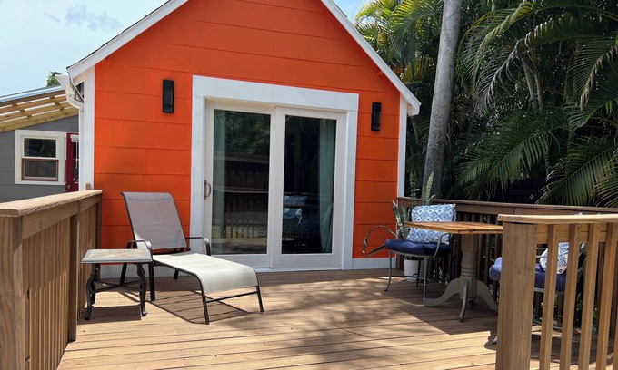 Gulfport Cabaña | Beach Cottage in the Gulfport Art District